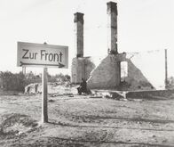 Der Zweite Weltkrieg – Momentaufnahme in einer polnischen Stadt nach dem Überfall der Wehrmacht auf das Land im Spätsommer 1939 .