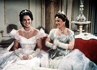 Sissi – Freudige Erwartung: Uta Franz als Prinzessin Helene, genannt Nene, Magda Schneider als Herzogin Ludovika