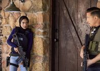 Navy CIS: L.A. – Fatima Namazi (Medalion Rahimi, l.); Vostanik Sabatino (Erik Palladino, r.)