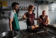 Einstein – L-R: Felix "Einstein Winterberg (Tom Beck); Elena Lange (Annika Ernst); Josef Wenger (Jochen Stern)
