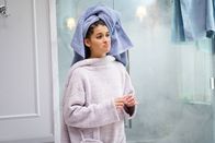 The Mick – Der Entzug gefällt Sabrina (Sofia Black-D'Elia) ganz und gar nicht. Was würde sie nicht alles für eine Zigarette geben ...