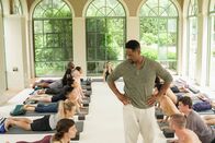 Quantico – Stellt die CIA-Rekruten ständig vor neue Herausforderungen und kennt bei Versagen kein Erbarmen: CIA-Ausbilder Owen Hall (Blair Underwood, vorne). Doch ist er wirklich der, für den er sich ausgibt?