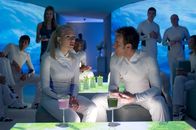 Die Insel – Lincoln (Ewan McGregor, r.) und Jordan (Scarlett Johansson, l.) gehören zu den wenigen Überlebenden einer weltweiten Katastrophe, die in Wohneinheiten zum eigenen Schutz ständig überwacht werden. Einzige Hoffnung ist die unverseuchte Insel, auf die man nur kommt, wenn man in der Lotterie gewinnt.