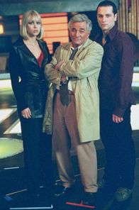 Columbo – (v.l.n.r.) Vanessa (Jennifer Sky); Columbo (Peter Falk); Justin Price (Matthew Rhys)