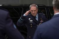 High-Flyers – Roderick Walema (Gijs Scholten van Aschat) interessiert sich nicht für einzelne Schicksale. Sein eigener Ruf ist ihm äußerst wichtig. Wie weit wird er gehen, um seinen guten Ruf aufrechtzuerhalten?
