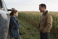 Interstellar – In nahender Zukunft wird die Erde unbewohnbar sein, doch niemand hat einen Ausweg parat. Da erhält der ehemalige NASA-Pilot Cooper (Matthew McConaughey, r.) die Chance, in fernen Galaxien nach einem neuen Planeten zu suchen. Ein Alptraum wird für seine Tochter Murph (Mackenzie Foy, l.) wahr ...