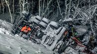 Ice Road Rescue - Extremrettung in Norwegen – OVERHALLA, NORWAY - Jo Roger at a rescue of a toppled over truck.(photo credit: National Geographic Channels)