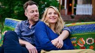 Praxis mit Meerblick – Nora (Tanja Wedhorn) und Max (Bernhard Piesk) sortieren sich neu: Seine Tochter Klara zieht aus! Die Zweisamkeit könnte aber, wie es scheint, nur von kurzer Dauer sein.