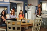 Desperate Housewives – (v.l.n.r.) Susan Delfino (Teri Hatcher); Bree Van De Kamp (Marcia Cross); Gabrielle Solis (Eva Longoria Parker); Renee Perry (Vanessa Williams)