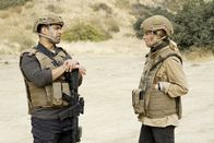 Navy CIS – Ahnen noch nicht, dass sie sich in Afghanistan auf einen gefährlichen Einsatz begeben haben: Jack (Maria Bello, r.) Torres (Wilmer Valderrama, l.) ...