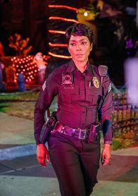 9-1-1 Notruf L.A. – Angela Bassett (Athena Grant).