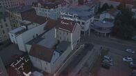 Tatort Dessau - Der Fall Yangjie Li – Es ist der Abend des 11. Mai 2016, als im sachsen-anhaltischen Dessau-Roßlau eine junge Frau spurlos verschwindet. Yangjie Li, eine Austauschstudentin aus der ostchinesischen Provinz Henan, war für ihren Masterabschluss nach Deutschland gekommen.
