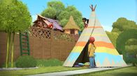 Paddingtons Abenteuer – Judy Brown (l.), Jonathan Brown (2.v.l.), Paddington (m.), Toq (2.v.r.)