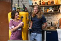 Alles oder Nichts – Knistert es zwischen Jenni (Anna Mennicken, l.) und Henning (Martin Augustin Schneider, r.)?