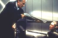 Speed – Plötzlich steht Jack Traven (Keanu Reeves, r.) seinem Widersacher Howard Payne (Dennis Hopper, l.) gegenüber ...