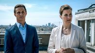 Tatort – Lukas Kragl (Sebastian Wendelin), Dr. Maria Digruber (Franziska Hackl).