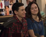 The Goldbergs – Geoff Schwartz (Sam Lerner, l.); Erica Goldberg (Hayley Orrantia, r.)