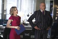 Bull – Sind nicht davon begeistert, dass Bull den Fall von Jules Caffrey annimmt, obwohl er ihn gar nicht leiden kann: Marissa (Geneva Carr, l.) und Chunk (Chris Jackson, r.). Ob sie recht behalten werden?; Sind nicht davon begeistert, dass Bull den Fall von Jules Caffrey annimmt, obwohl er ihn gar nicht leiden kann: Marissa (Geneva Carr, l.) und Chunk (Chris Jackson, r.). Ob sie recht behalten werden?