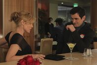 Modern Family – Claire Dunphy (Julie Bowen), Phil Dunphy (Ty Burrell)