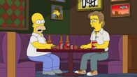 Die Simpsons – Homer (l.); Bode Wright (r.)