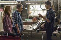 Speechless – (v.l.n.r.) Dylan DiMeo (Kyla Kenedy); Jimmy DiMeo (John Ross Bowie); Ray DiMeo (Mason Cook)