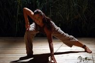 Tele-Gym – Mit den Dance Workouts wird der gesamte Körper von Kopf bis Fuß trainiert. Die acht Folgen haben unterschiedliche Schwierigkeitsstufen und verschiedene tänzerische Stilrichtungen: von der klassischen Dance-Aerobic über sexy Latino bis hin zu erdigen Afro-Kombinationen und hippen Funk-Moves.