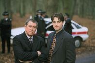 Inspector Barnaby – Und wieder haben es Barnaby (John Nettles, l.) und Troy (Daniel Casey, r.) mit einem Mord zu tun.