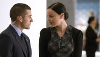 W. E. - Die Romanze des Jahrhunderts – Wally (Abbie Cornish) und Evgeni (Oscar Isaac) verbindet mehr als die gemeinsame Arbeit im Auktionshaus Sotheby’s.