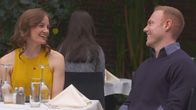 Ein perfekter Mord – Diane and Robert meet over a nice dinner.