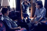 Malcolm mittendrin – L-r: Malcolm (Frankie Muniz), Reese (Justin Berfield), Lois (Jane Kaczmarek)
