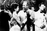Sabrina – Audrey Hepburn mit William Holden als David Larrabee), was Eleganz bedeutet – und wer sie wirklich ist.