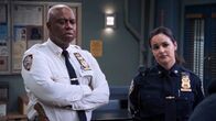 Brooklyn Nine-Nine – Ray Holt (André Braugher, l.); Amy Santiago (Melissa Fumero, r.)