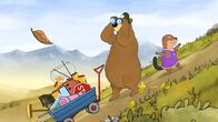 Unser Sandmännchen – Dr. Brumm bewundert die Aussicht. Pottwal findet es etwas zu steil am Hang. Bibi gefällt es sehr gut.