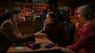 Obituary – v.l.n.r.: Emerson Stafford (Ronan Raftery), Elvira Clancy (Siobhán Cullen), Mallory Markum (Danielle Galligan)