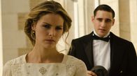 Grand Hotel – Alicia Alarcón (Amaia Salamanca) und Andrés (Llorenç González)