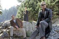 Die Rosenheim-Cops – Die Cops beim Lokaltermin im Hochgebirge (v.li. Joseph Hannesschläger, Barbara Weinzierl, Markus Böker).