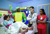 Mein peinlicher Sex-Unfall – Jason and Michelle still handcuffed in the ER.