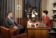 Rote Rosen – ARD ROTE ROSEN FOLGE 1071 Uhr im ERSTEN. Anne (Caroline Kiesewetter, r.) ist erleichtert, als Torben (Joachim Kretzer, l.) einwilligt ihr gegen Falk zu helfen.