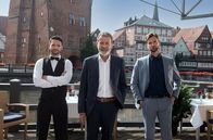 Rote Rosen – V.l.n.r. David Wagner (Arne Rudolf), Gunter Flickenschild (Hermann Toelcke), Simon Dahlmann (Thore Lüthje)