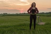 Kriegerinnen der Wikinger – Ella visits Trelleborg Fortress, Denmark with sunset background.