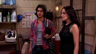 Victorious – L-R: Beck Oliver (Avan Jogia), Jade West (Elizabeth Gillies)