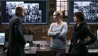 Brandmal – Kriminalkommissar Jan Fabel (Peter Lohmeyer) bespricht mit seinen Kolleginnen Maria (Lisa Maria Potthoff) und Anna (Ina Paula Klink, re.) den Fall.