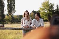 Immenhof - Das große Versprechen – l-r: Lou (Leia Holtwick), Cal (Max Befort)