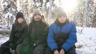 Alaska - Eisige Tradition – Steven "Tig" Strassburg mit seinen Söhnen Evan und Terrance Strassburg. (National Geographic/Wayne Shockey)