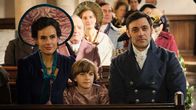 Sanditon – v.li.: Lady Susan (Sophie Winkleman), Leonora Colbourne (Flora Mitchell), Samuel Colbourne (Liam Garrigan)