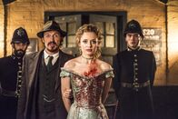 Ripper Street – Drake (Jerome Flynn) und Lady Vera Montacute (Laura Haddock)