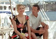 Unter weißen Segeln – Eigentlich könnte an Bord der Royal Clipper alles wunderbar sein, doch Jeanette (Katharina Schubert) versteht sich nicht mehr mit ihrem Mann Christian (Michael Roll).