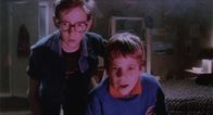 Gate - Die Unterirdischen – Terrence "Terry" Chandler (Louis Tripp, l.); Glen (Stephen Dorff, r.)
