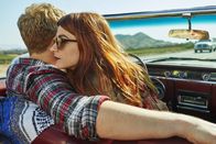 You're the Worst – (5. Staffel) - Jimmy (Chris Geere, l.); Gretchen (Aya Cash, r.)