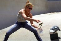 Erin Brockovich – Erin Brockovich (Julia Roberts) ist eine alleinerziehende, kämpferische Mutter, die sich nicht so leicht unterkriegen lässt.